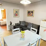 το σπίτι δίπλα στο ποτάμι