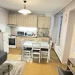 το σπίτι δίπλα στο ποτάμι